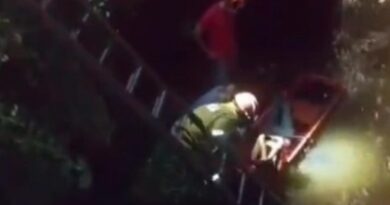 Mulher cai de ponte em rio de forte correnteza e é resgatada pelos bombeiros em Campos do Jordão