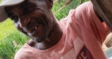 Suspeita de furto termina em linchamento brutal e homem morre após espancamento em Barra Mansa