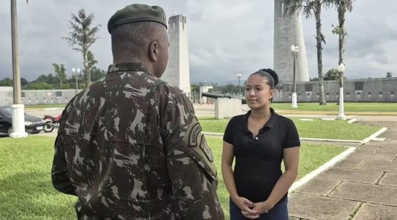 De bailarina a soldado: jovem de 17 anos celebra o Dia da Mulher realizando sonho dentro da AMAN