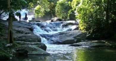 JOVEM DE BARRA MANSA MORRE AFOGADA EM CACHOEIRA DE PENEDO E CASO CHOCA TURISTAS
