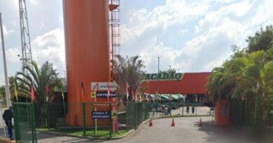 Madrugada de terror em Volta Redonda: criminosos invadem atacadista, roubam carga de cigarros e fogem pela mata