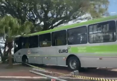 CRIANÇA DE 10 ANOS É ATROPELADA POR ÔNIBUS E FICA EM ESTADO GRAVE EM SÃO JOSÉ DOS CAMPOS