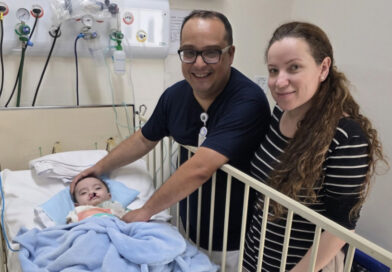 DEPOIS DE UM ANO DE LUTA, BEBÊ ABANDONADO DEIXA HOSPITAL E GANHA UMA NOVA FAMÍLIA EM SÃO JOSÉ DOS CAMPOS