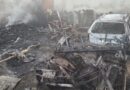 FOGO ATINGE FERRO VELHO EM RESENDE, GERA GRANDE NUVEM DE FUMAÇA E MOBILIZA BOMBEIROS E DEFESA CIVIL