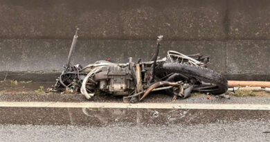 MOTOCICLISTA DE 59 ANOS MORRE NA DUTRA EM JACAREÍ APÓS ACIDENTE ENVOLVENDO CAMINHÃO E DOIS CARROS