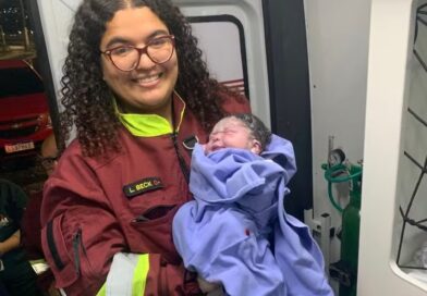 BEBÊ NASCE DENTRO DE AMBULÂNCIA EM PARTO DE EMERGÊNCIA NA RIO SANTOS EM ANGRA DOS REIS