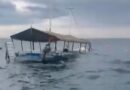 PÂNICO NO MAR: EMBARCAÇÃO COM CERCA DE 50 PESSOAS AFUNDA DURANTE PASSEIO EM UBATUBA