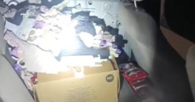 CERCO NA DUTRA: TRIO SUSPEITO DE FURTAR LOJA EM RESENDE É PRESO COM CAFÉ E ROUPAS ÍNTIMAS EM PIRAÍ
