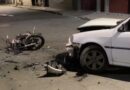 JOVEM É SOCORRIDO À SANTA CASA APÓS ACIDENTE ENTRE CARRO E MOTO EM BARRA MANSA