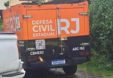 TRAGÉDIA NO MAR DE ANGRA: BEBÊ COM CORDÃO UMBILICAL É ENCONTRADO MORTO NA PONTA DO UBÁ
