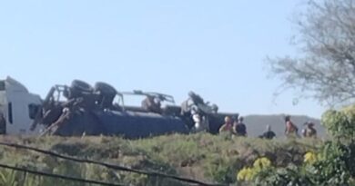 TRAGÉDIA NA DUTRA: ACIDENTE COM CAMINHÕES DEIXA UM MORTO, FERIDOS E INTERDITA PISTA EM BARRA MANSA