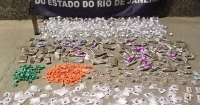 TIROTEIO, VIATURA ATINGIDA E DROGAS APREENDIDAS: OPERAÇÃO IMPACTO FECHA O CERCO CONTRA O TRÁFICO EM PARATY