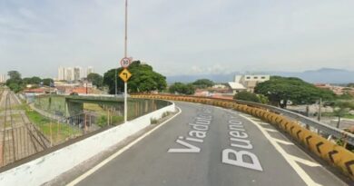 TRAGÉDIA NO VIADUTO TORTO: MOTOCICLISTA COLOMBIANO MORRE APÓS BATER EM MURETA E CAIR EM TAUBATÉ