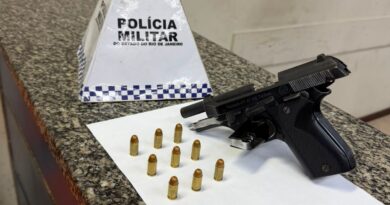 PISTOLA NA ALMOFADA: CADEIRANTE É PRESO COM ARMA ESCONDIDA EM CADEIRA DE RODAS EM BARRA MANSA
