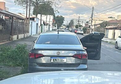 FUZIS, ROUPAS CAMUFLADAS E CARRO ROUBADO: POLÍCIA PROCURA GRUPO APÓS ATAQUE A TIROS EM RESENDE