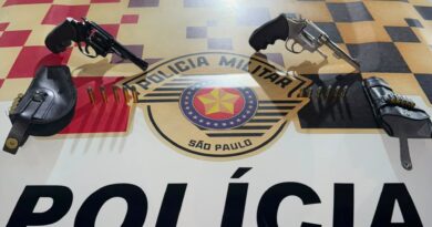 ARMADO ATÉ NO CARRO: FORÇA TÁTICA PRENDE HOMEM COM DOIS REVÓLVERES NA ZONA LESTE DE SÃO JOSÉ