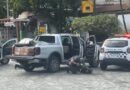 PERSEGUIÇÃO NA COSTA SUL: POLÍCIA PRENDE DUPLA APÓS ROUBO COM VÍTIMAS AMARRADAS NA RIVIERA