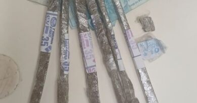 ACIDENTE ENTRE CARROS TERMINA COM TRÊS PRESOS E DROGA APREENDIDA PELA PRF NA DUTRA EM ITATIAIA