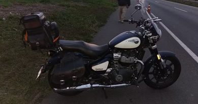 IMPACTO NA DUTRA: MOTOCICLISTA BATE NA TRASEIRA DE CARRO, CAI NA PISTA E É LEVADO À EMERGÊNCIA EM RESENDE