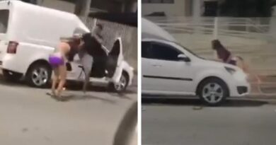 GRITOS NO CENTRO DE SÃO JOSÉ: HOMEM AGRIDE MULHER E ARRANCA CARRO COM ELA SOBRE O CAPÔ