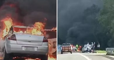 CARRO É DESTRUÍDO PELO FOGO NA OSWALDO CRUZ E OBRIGA DER A OPERAR FAIXA REVERSÍVEL