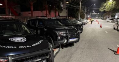 PORTAS FECHADAS NO CENTRO: CASA NOTURNA É INTERDITADA EM BLITZ E OUTROS DOIS ESTABELECIMENTOS SÃO AUTUADOS EM SÃO JOSÉ