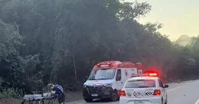 TRAGÉDIA AO AMANHECER: MOTOCICLISTA MORRE APÓS BATIDA COM CARRO EM CUNHA