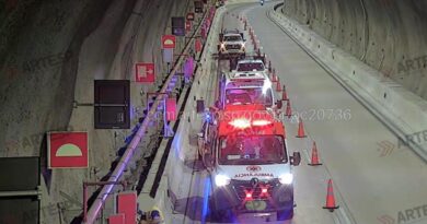 VOLTAVA DO TRABALHO: MOTOCICLISTA DE 57 ANOS MORRE APÓS BATER EM BARREIRA E HIDRANTE DENTRO DE TÚNEL DA TAMOIOS