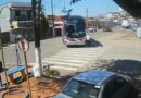 FOI ATRAVESSAR NA FAIXA E ACABOU DEBAIXO DO ÔNIBUS: IDOSO É SOCORRIDO APÓS ATROPELAMENTO