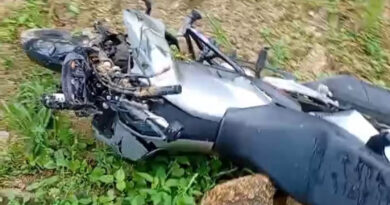 TRAGÉDIA NA RIO-SANTOS: JOVEM MOTOCICLISTA MORRE APÓS COLISÃO COM CARRO EM ANGRA DOS REIS