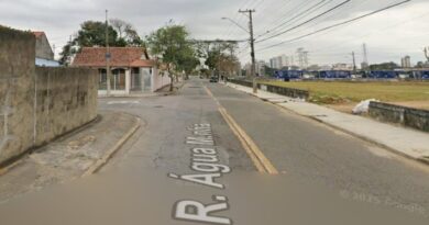 COLISÃO FATAL EM SJC: MOTOCICLISTA DE 42 ANOS MORRE APÓS BATIDA COM ÔNIBUS