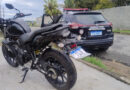 ESCONDIDA NA MATA: GCM RECUPERA MOTOCICLETA FURTADA EM PINDAMONHANGABA