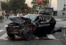 Suspeita de racha termina em forte batida e atinge motorista parado no sinal na Avenida Andrômeda