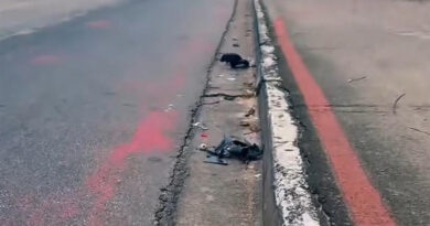 MADRUGADA TERMINA EM MORTE: COLISÃO ENTRE MOTOS DEIXA UM MORTO E DOIS FERIDOS EM SÃO JOSÉ