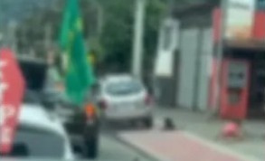“VOU ESTAR COM VOCÊ ATÉ O FIM”: PAI SE EMOCIONA AO VER FILHA ATROPELADA POR MOTORISTA EMBRIAGADO EM ILHABELA; POLÍCIA INVESTIGA TENTATIVA DE HOMICÍDIO