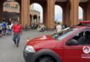 ENXAME DE ABELHAS TOMA CONTA DE CRUZ LEVADA POR ROMEIRO E MOBILIZA BOMBEIROS NO SANTUÁRIO DE APARECIDA