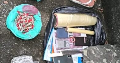 ESCONDERIJOS DE DROGAS SÃO DESCOBERTOS EM PRAÇA E RESIDÊNCIA NO SUL FLUMINENSE; ADOLESCENTE É APREENDIDO COM 163 PORÇÕES DE ENTORPECENTES