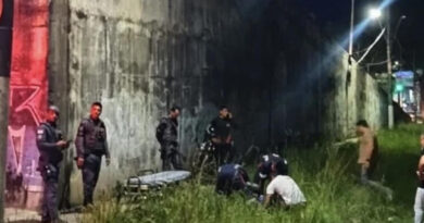 MOTO FICA NO VIADUTO E CONDUTOR CAI NA MATA: MOTOCICLISTA É RESGATADO CONSCIENTE EM TAUBATÉ