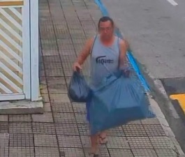 ENTREGADOR É SURPREENDIDO DURANTE O TRABALHO E TEM MAIS DE R$ 1,6 MIL EM ENCOMENDAS FURTADAS NO CENTRO DE CARAGUATATUBA